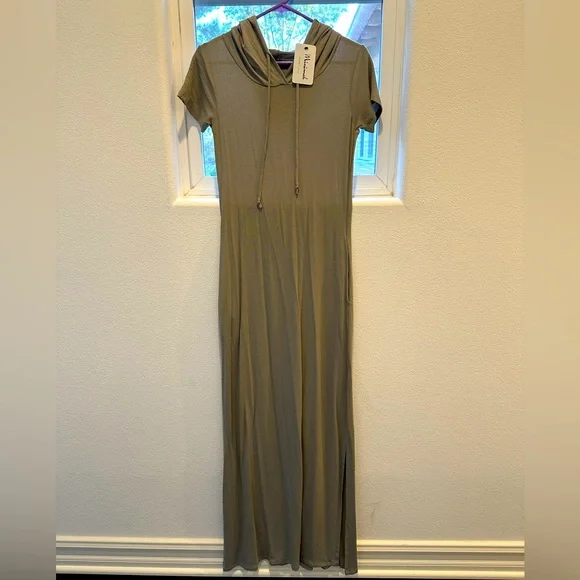 New with Tags! Minimal Beverly Hills Short Sleeve Hooded Maxi Dress with Pockets | Color: Green | Size: S | Calgambino's Closet